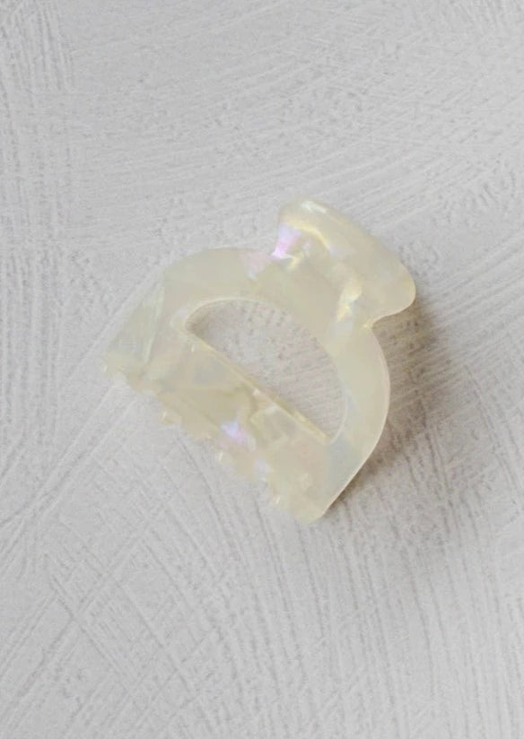 Pouch Hair Claw | Pearl