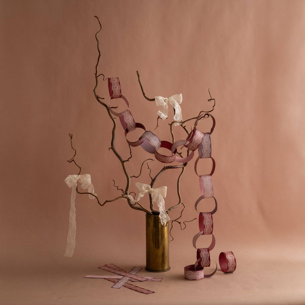 Paper Chains | Antique Lace