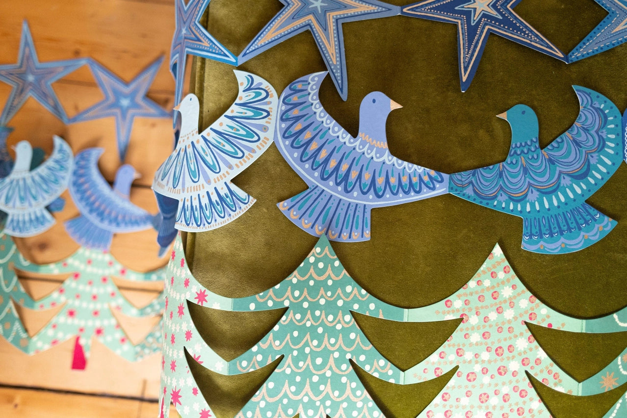 Dove Concertina Garland
