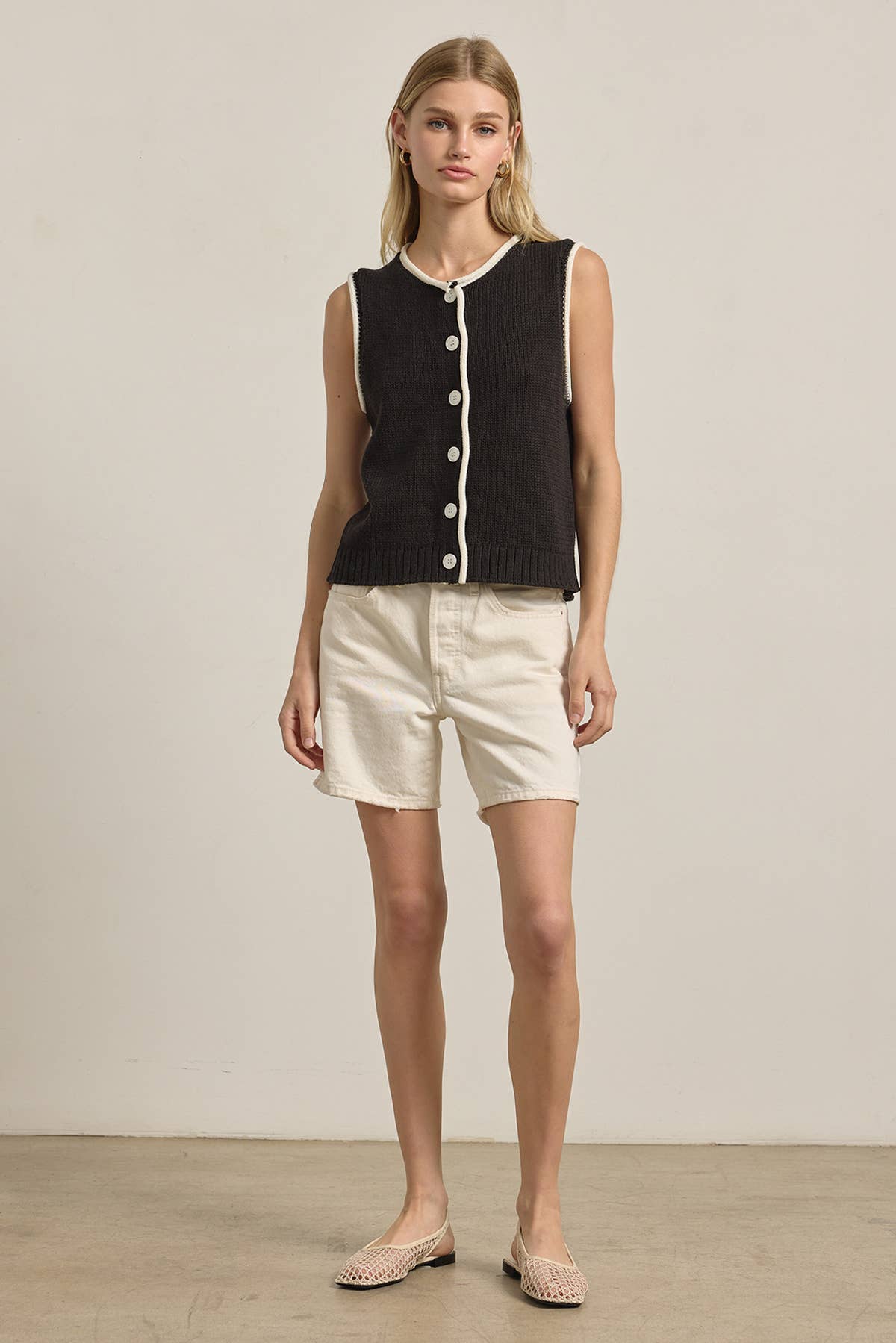 Contrast Trim Knit Button Vest