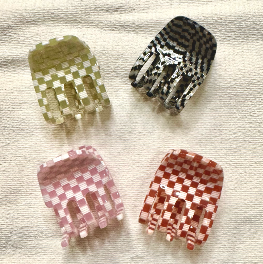 Mini Checkered Hair Claw | Lilac