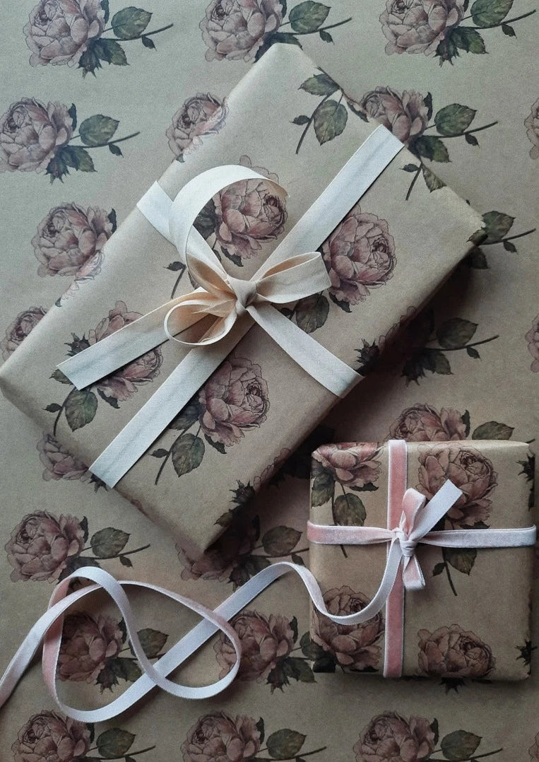 Vintage Rose Roll Wrap