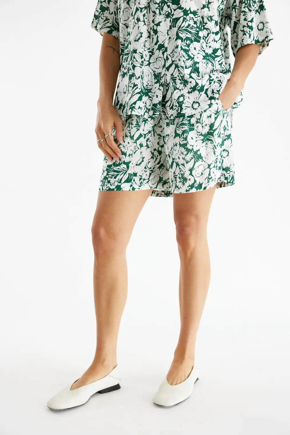 The Sun-Drenched Shorts | Green