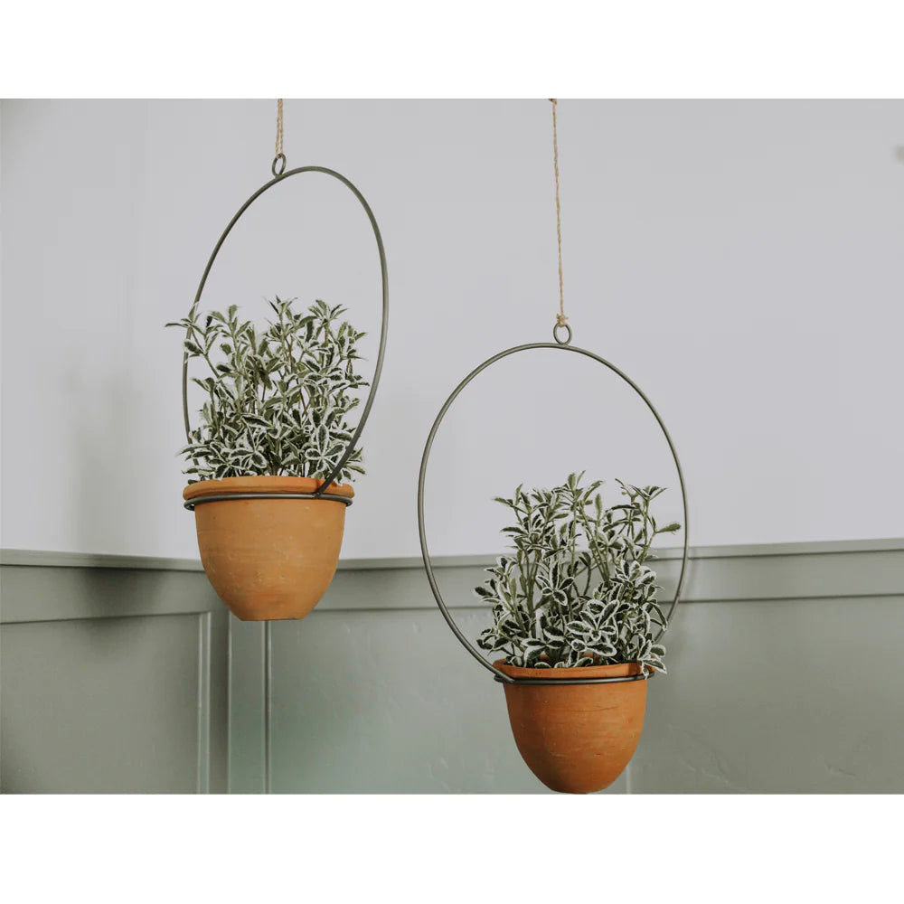 Terracotta Planter with Metal Hanger