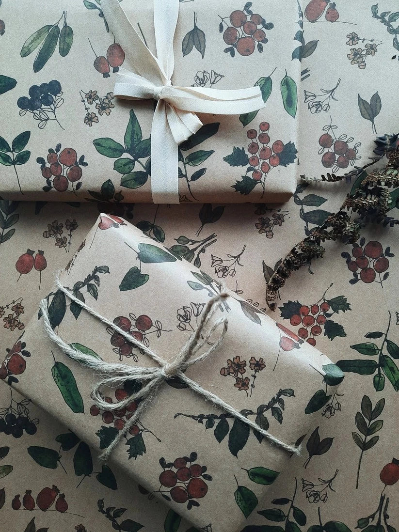 Berries & Plants Roll Wrap