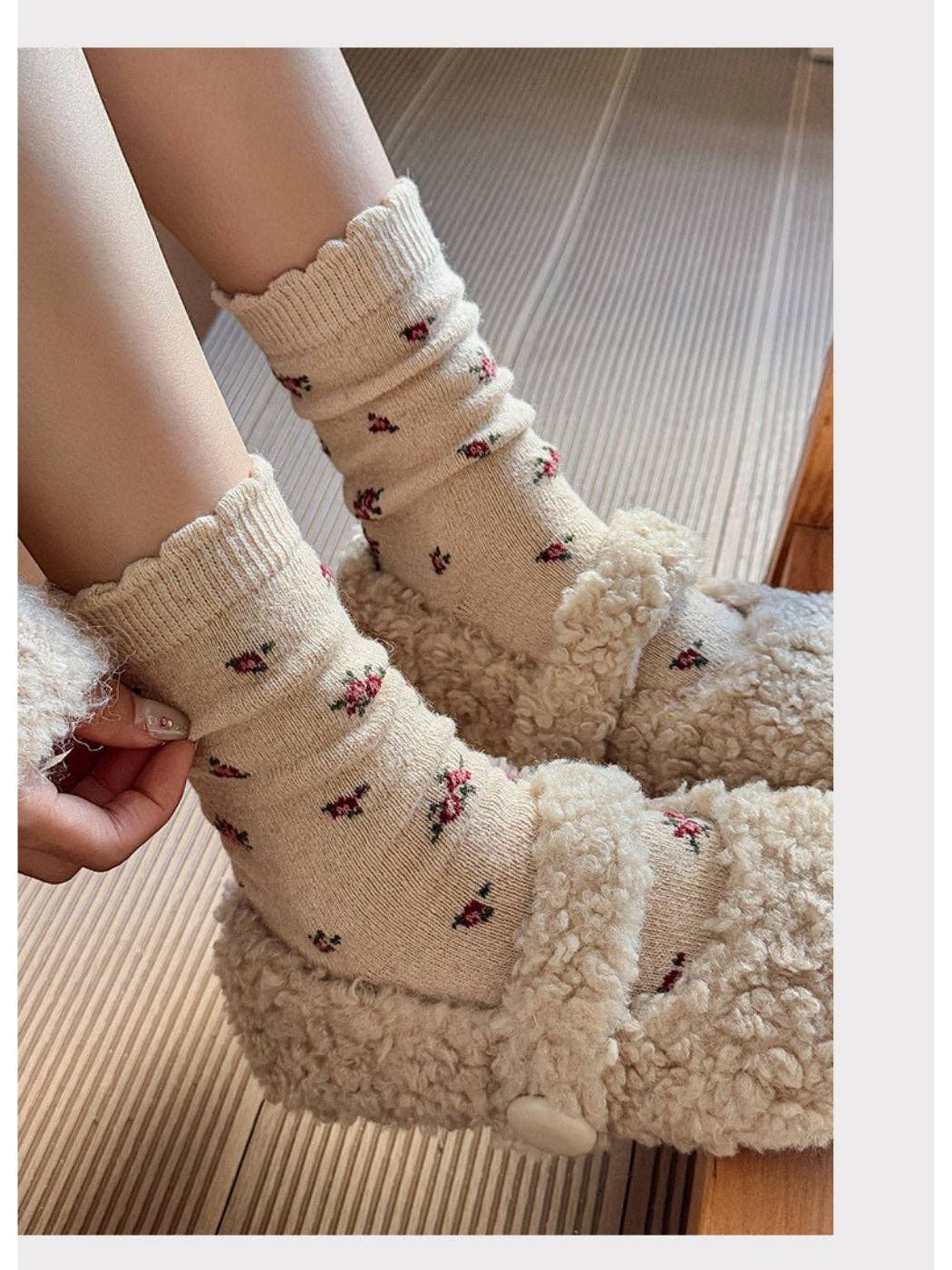 Tiny Ditsy Floral Winter Socks | Beige