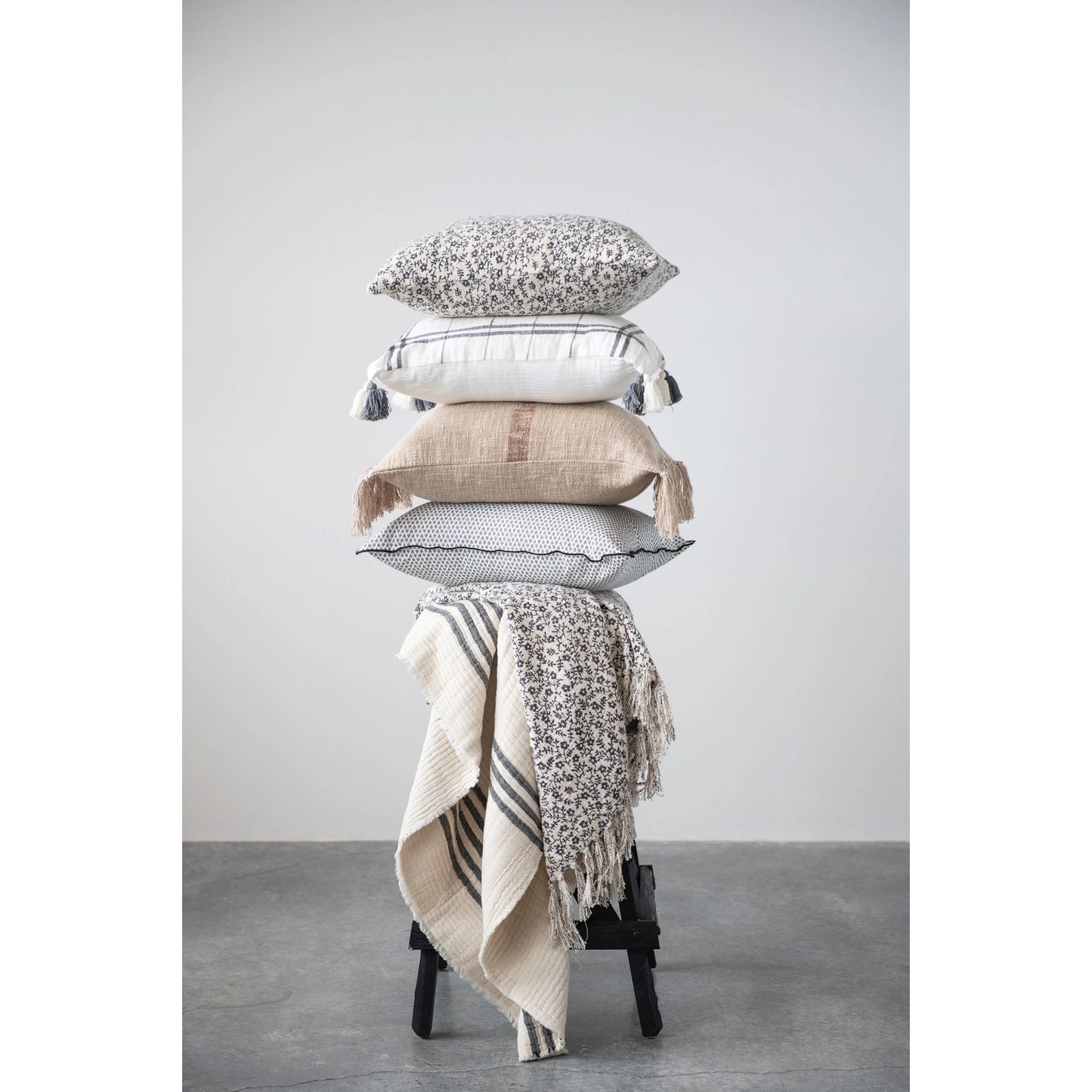 Cotton Slub Throw with Floral Design