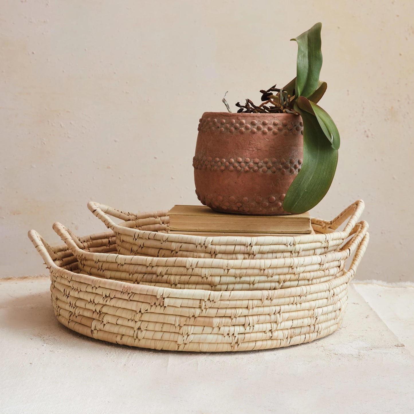 Atlas Round Basket Tray