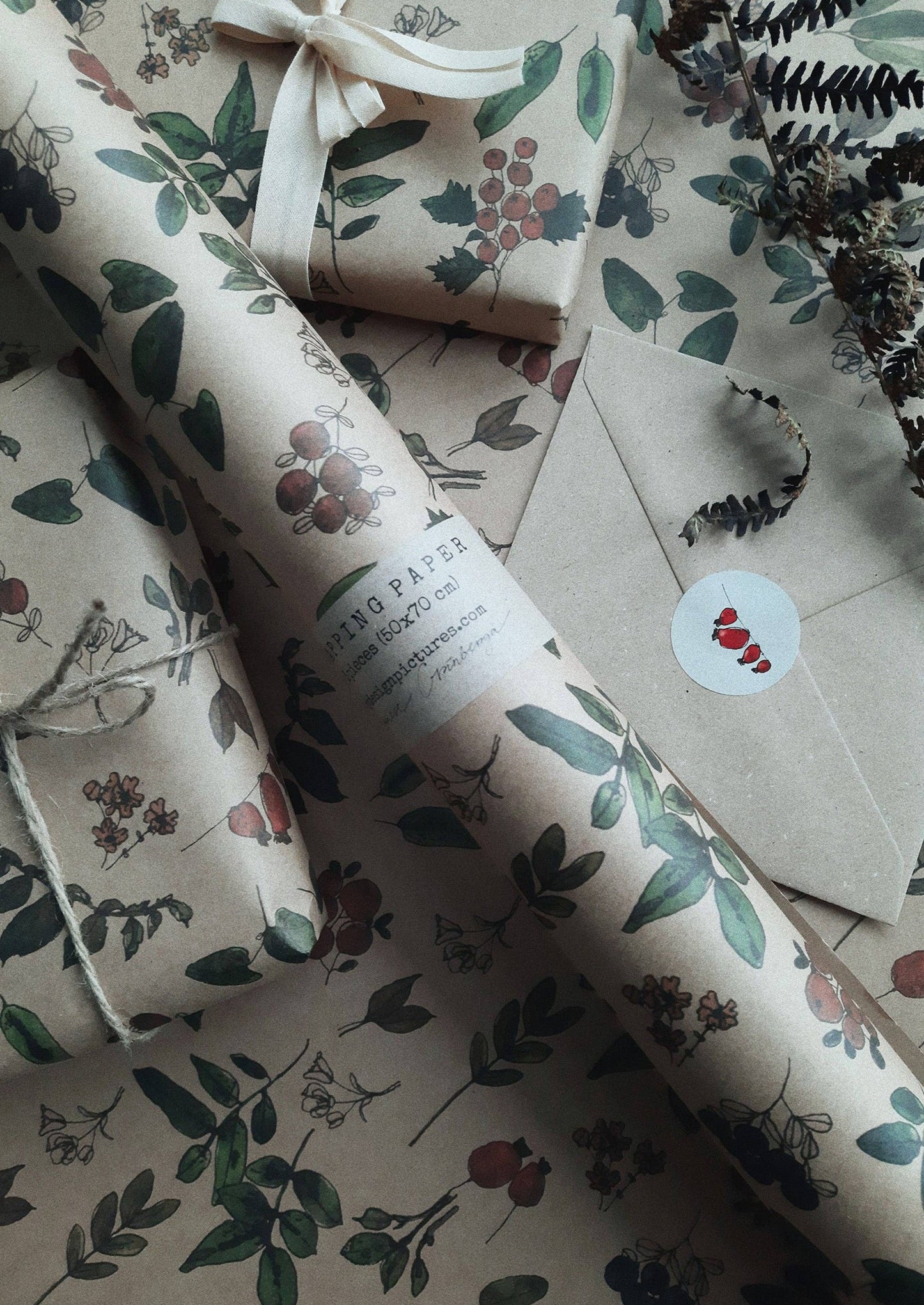 Berries & Plants Roll Wrap