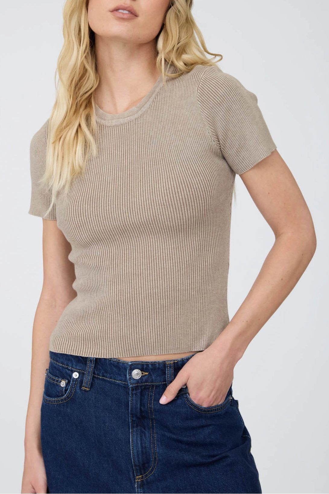 Ainsley Ribbed Knit Tee | Mocha