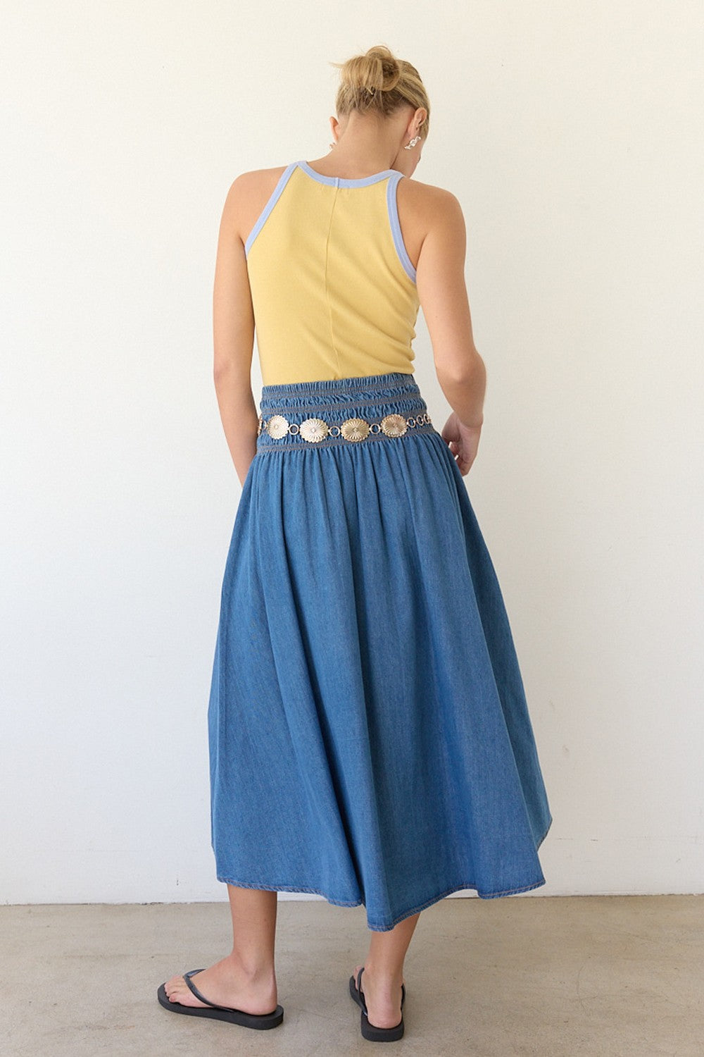 Low-Key Contrast Tank Top | Yellow + Blue