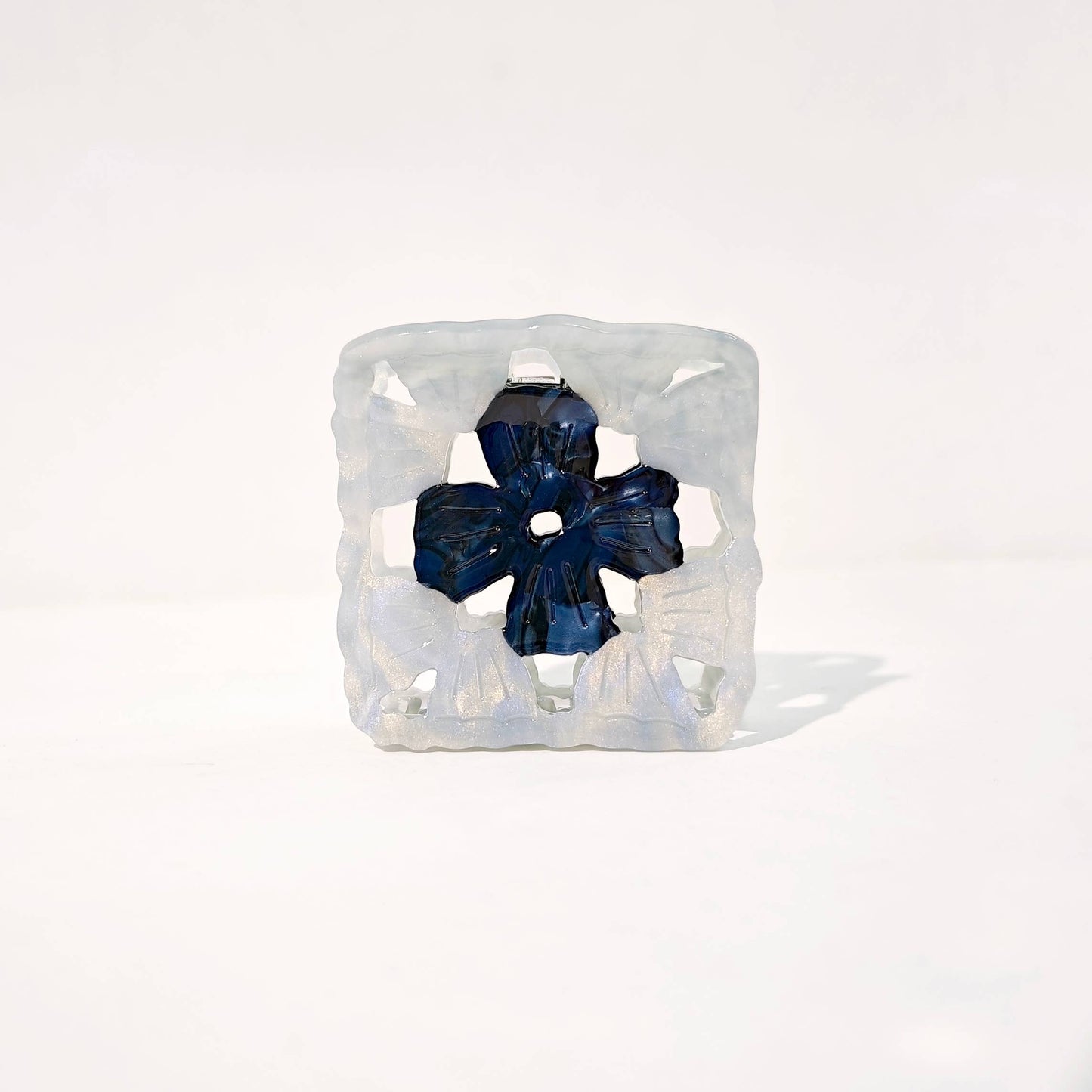 Granny Square Claw | Blueberry