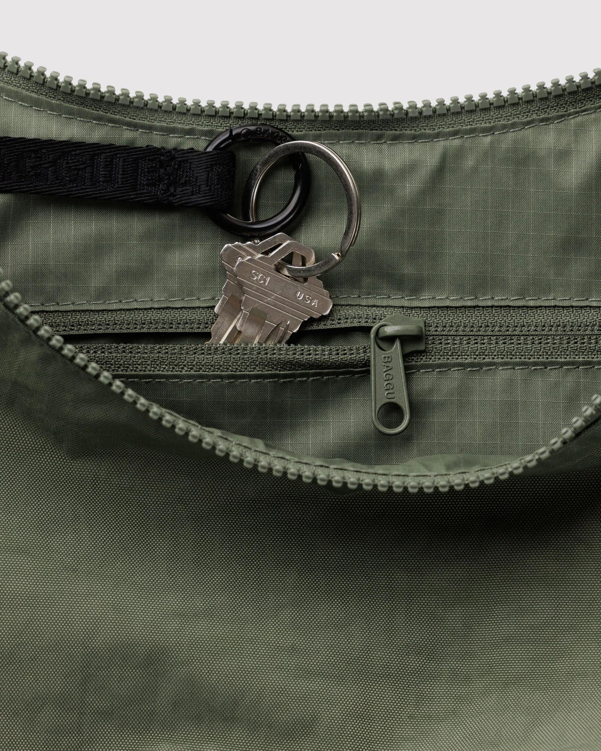 Medium Crescent Bag | Caper