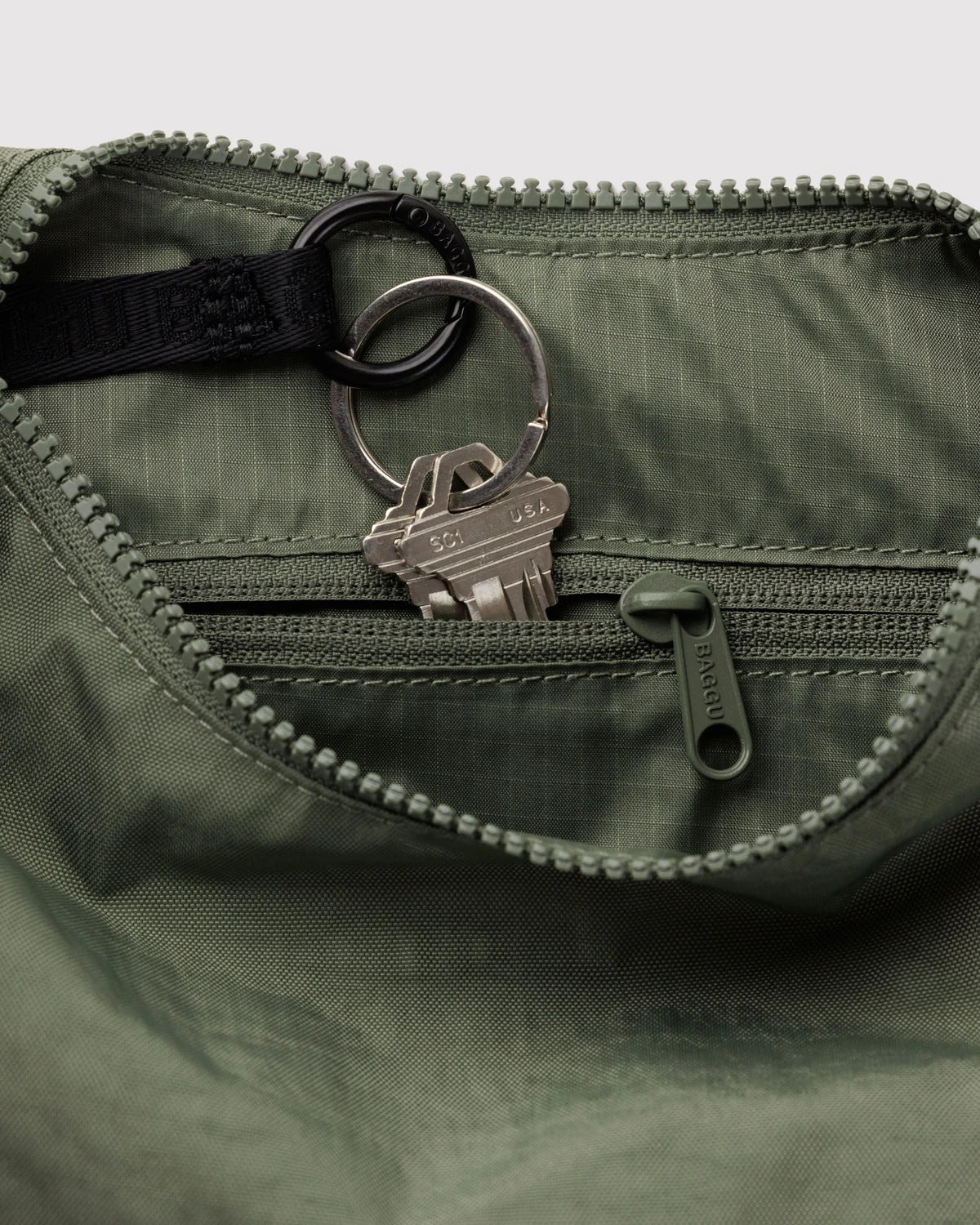 Small Crescent Bag | Caper