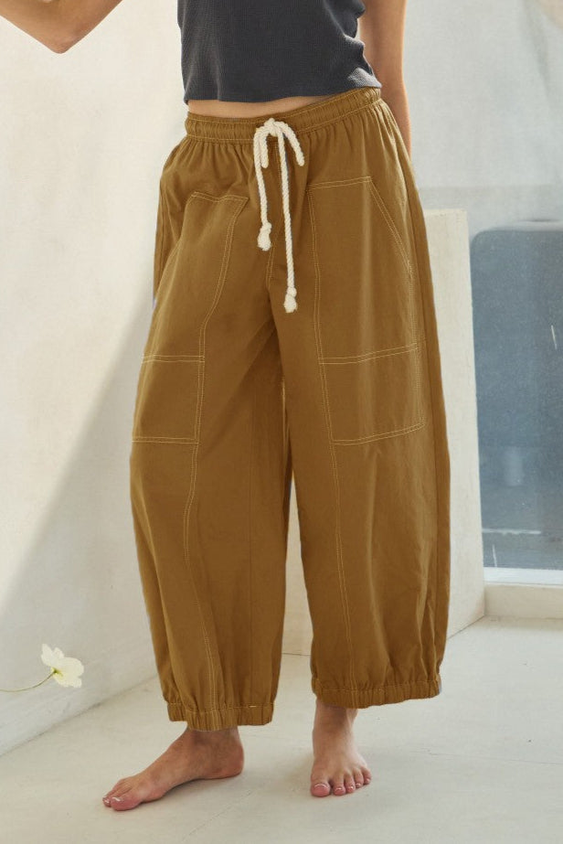 Contrast Stitching Pants | Camel