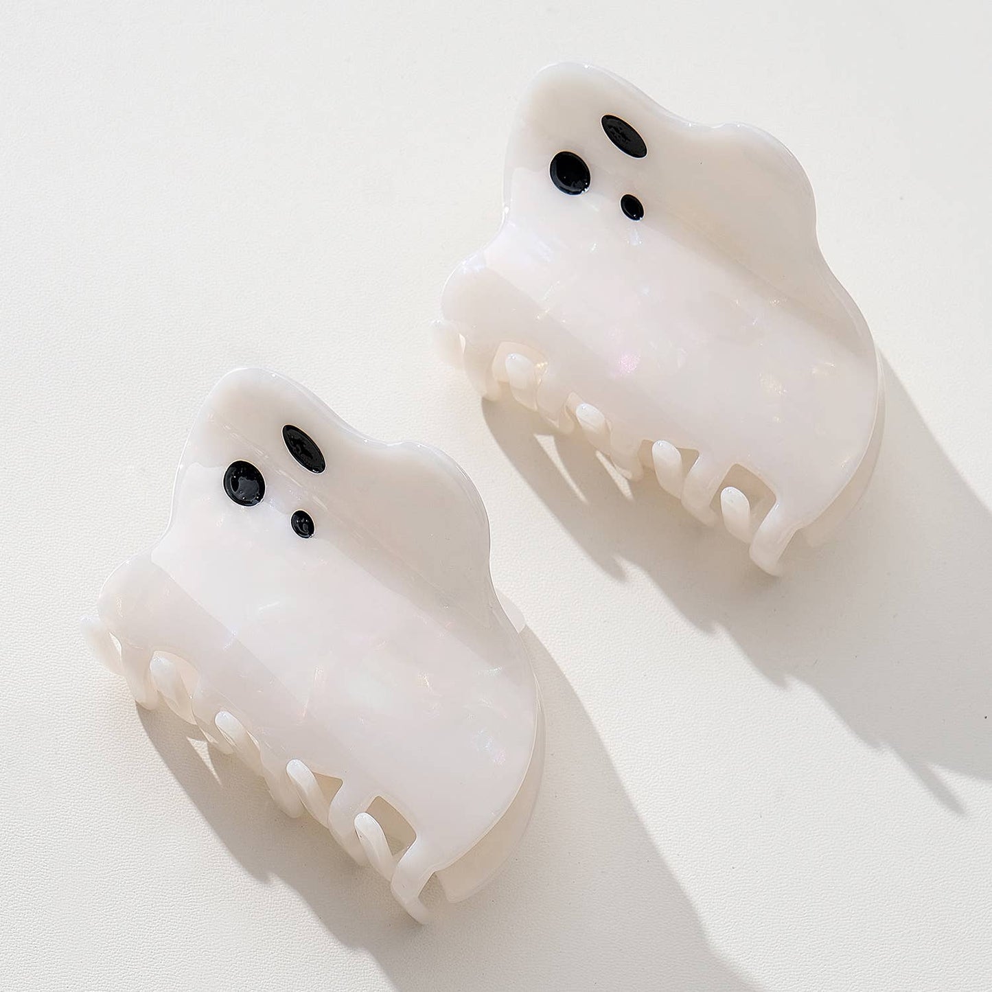 The Friendly Ghost Hair Claw