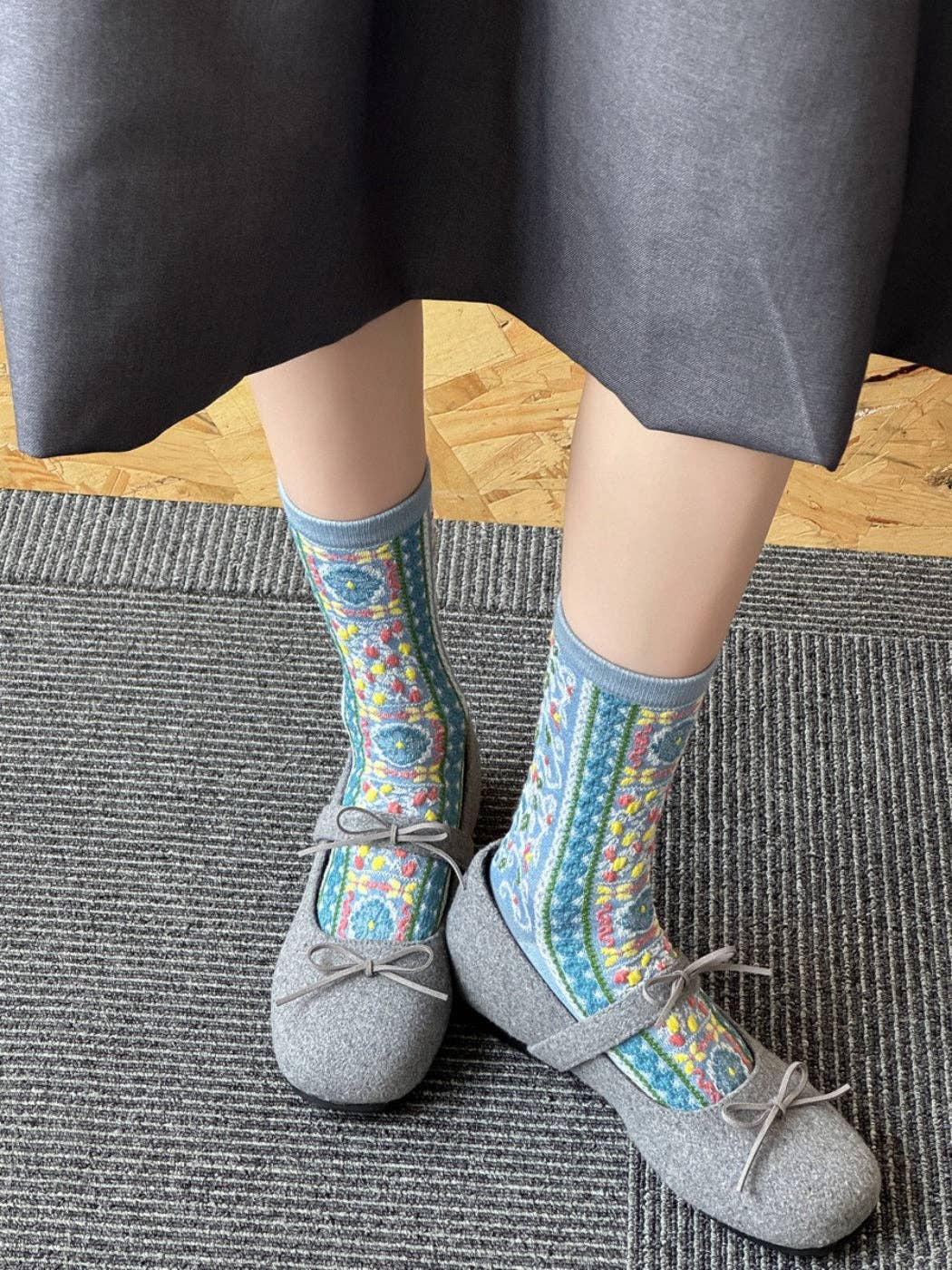 Textured Floral Ribbon Socks | Blue