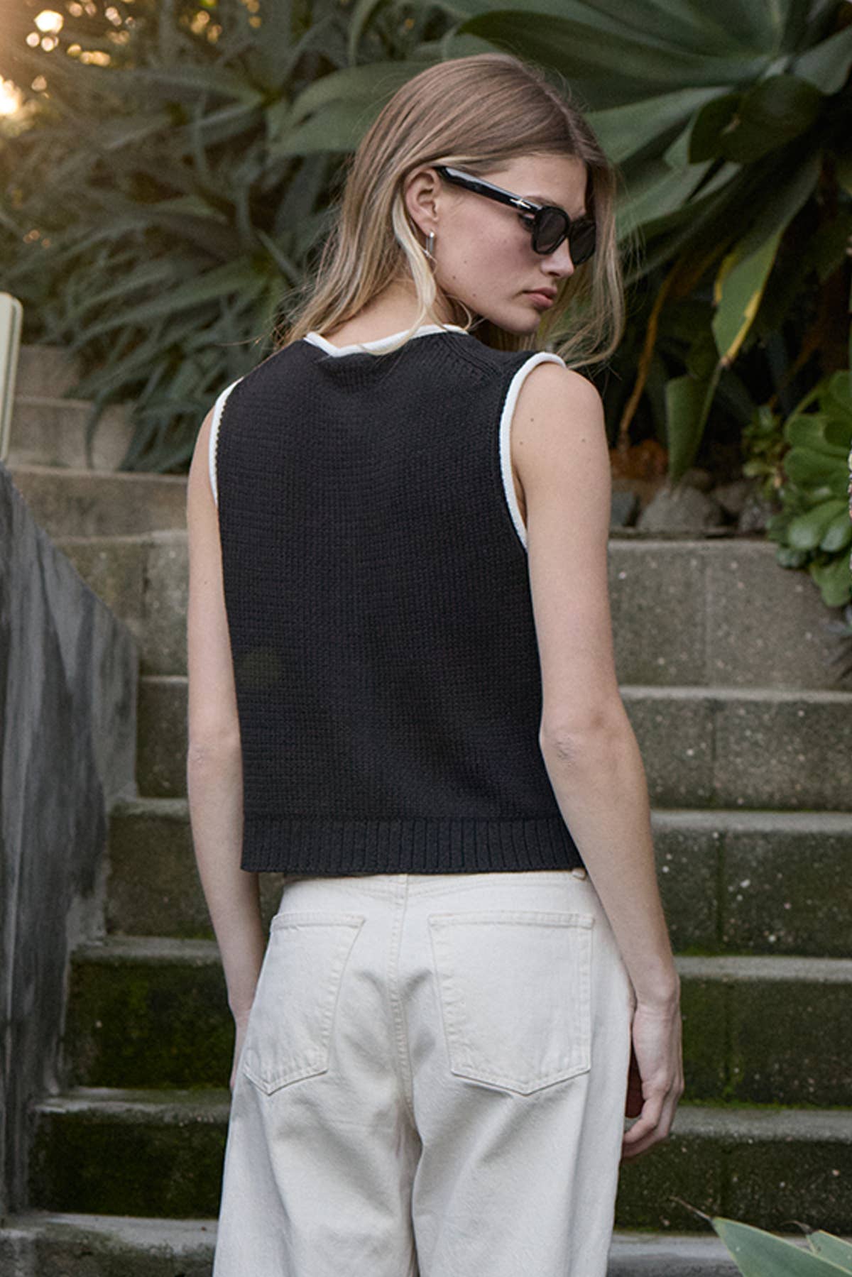 Contrast Trim Knit Button Vest