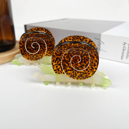 Forest Snail Hair Claw