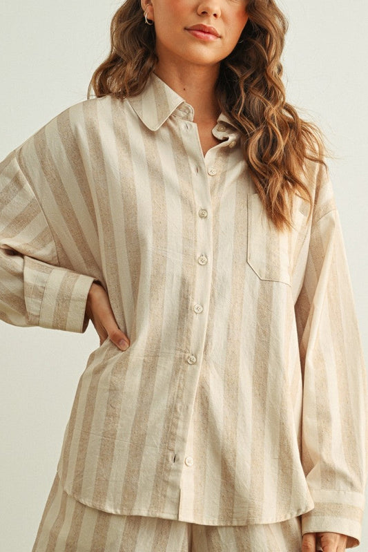 Beach Stroll Button Top