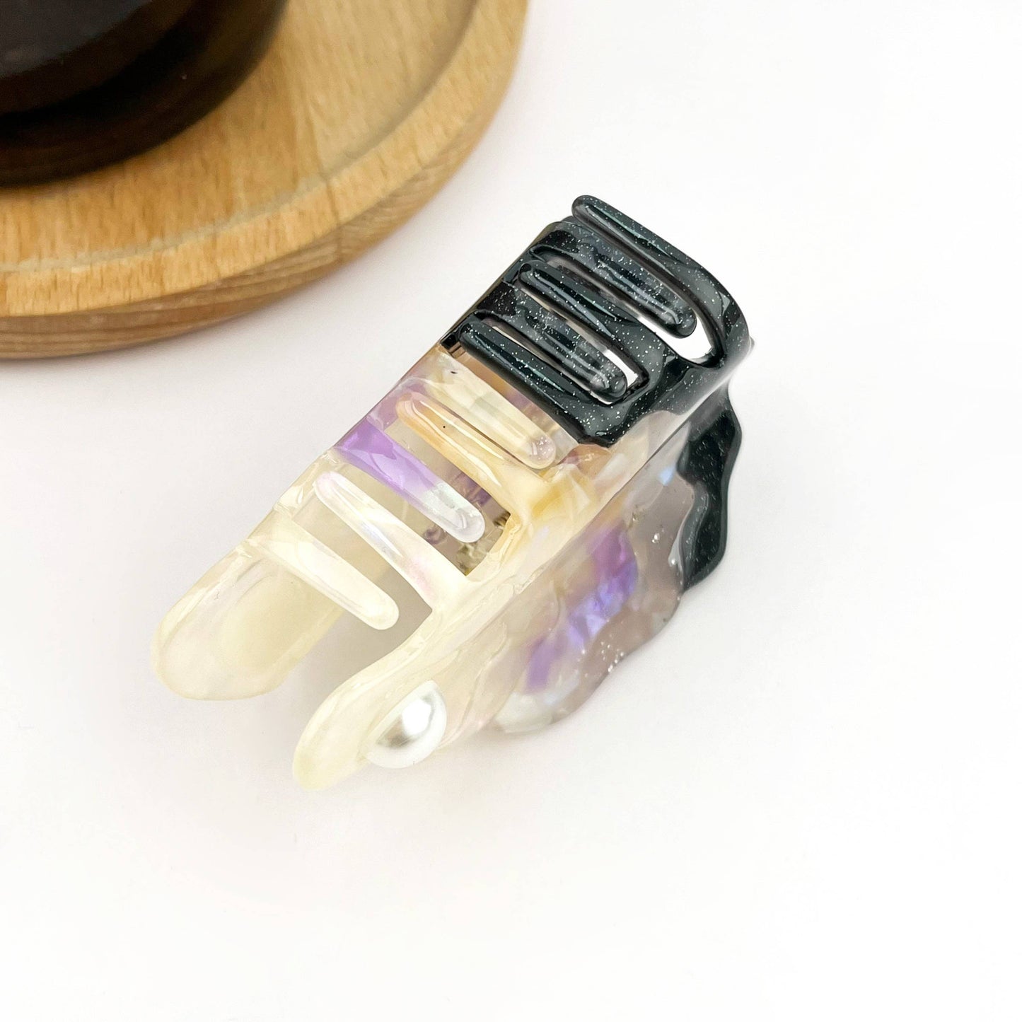 Lucky Oyster + Pearl Hair Claw