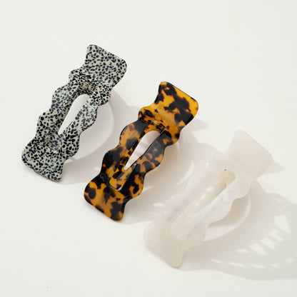 Scalloped Flat Claw Clip | Assorted Colors