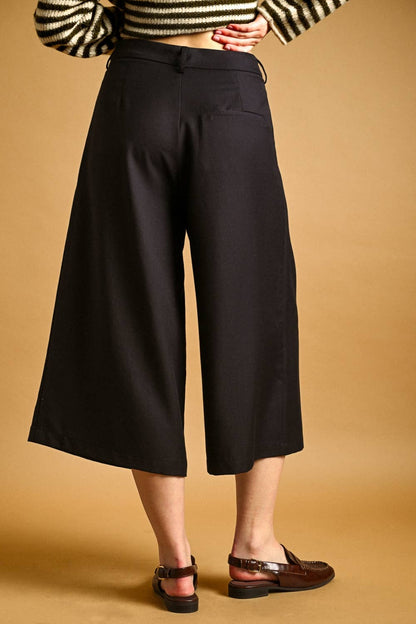 Pleated Bermuda Trouser Shorts | Charcoal