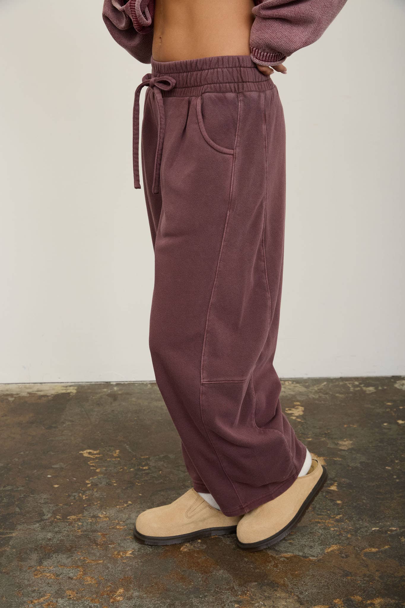 Go Anywhere Barrel Sweatpant | Maroon