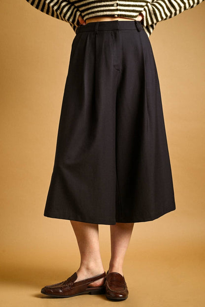 Pleated Bermuda Trouser Shorts | Charcoal