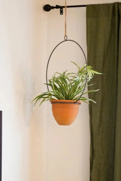 Terracotta Planter with Metal Hanger