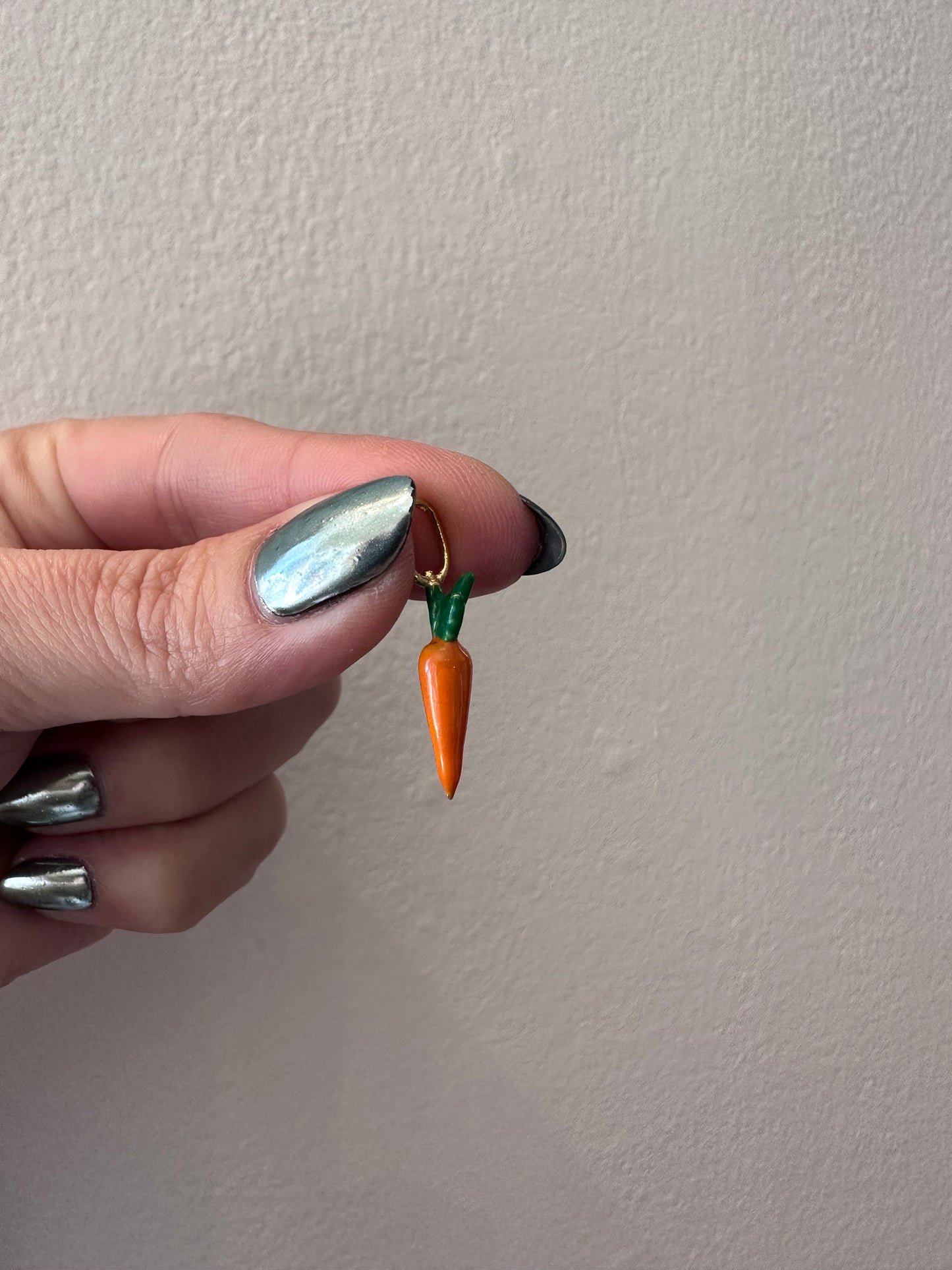 Carrot Charm