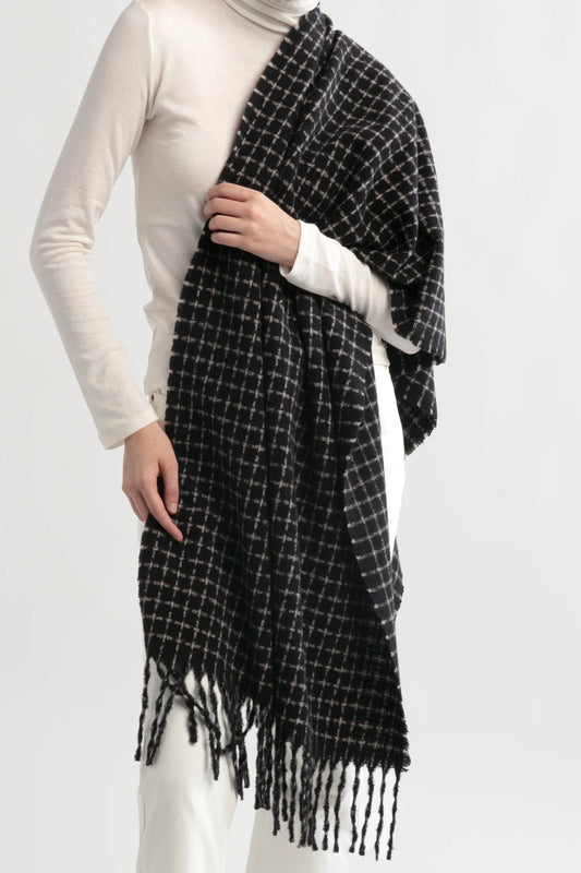 Windowpane Fringe Scarf | Black