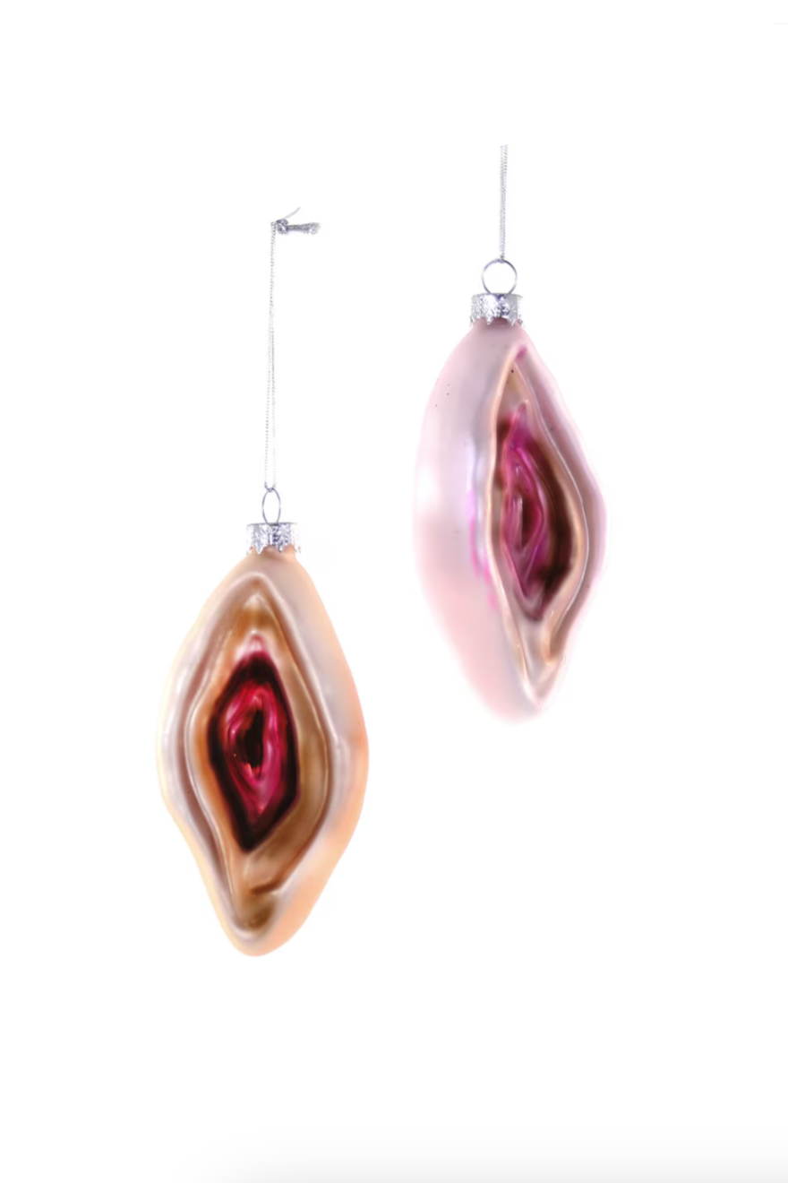 Vulva Ornament