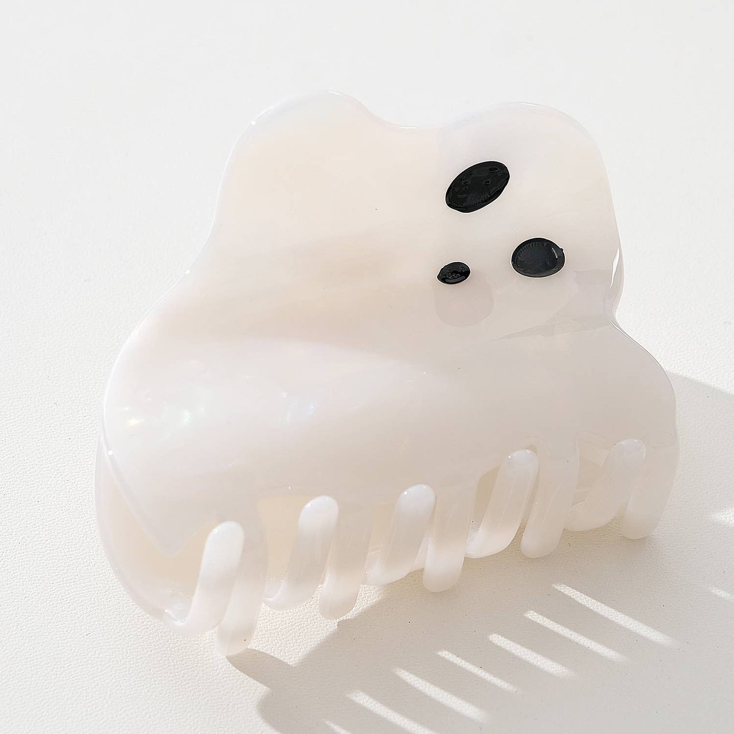 The Friendly Ghost Hair Claw