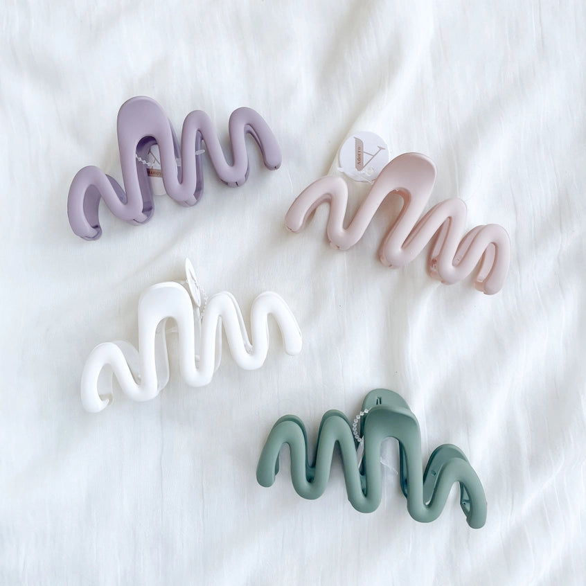 Squiggle Claw Clip | Matte Pink