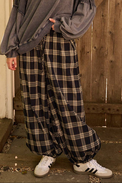 Coastal Nights Balloon Pants | Plaid Navy