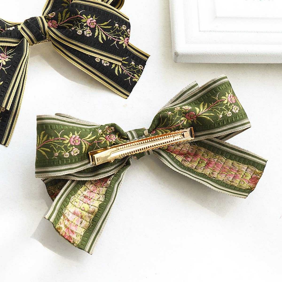 Embroidered Hair Bow | Green