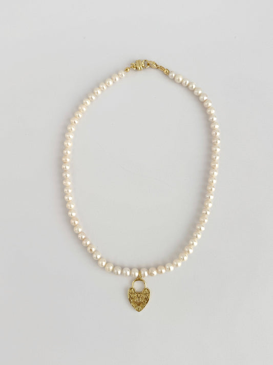 Perla Heart Necklace