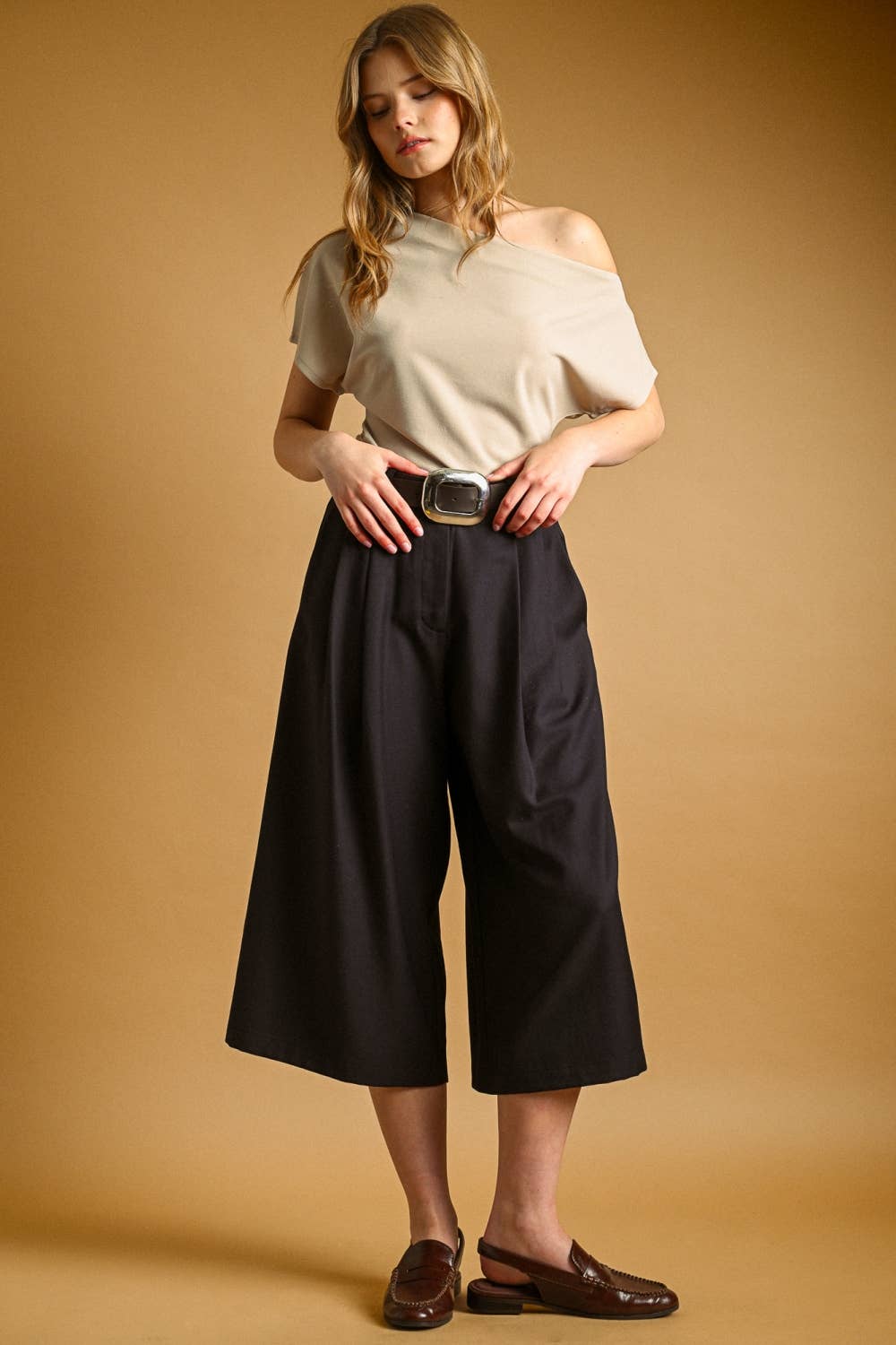 Pleated Bermuda Trouser Shorts | Charcoal