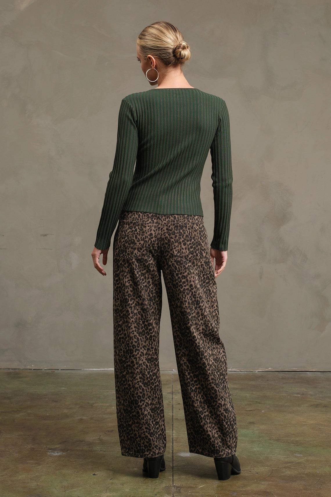 Need Space Long Sleeve Top | Moss