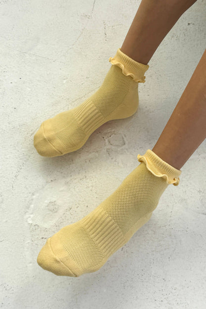 Ruffled Hugger Crew Socks | Vanilla