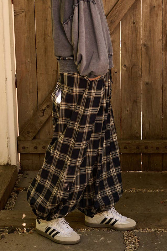 Coastal Nights Balloon Pants | Plaid Navy