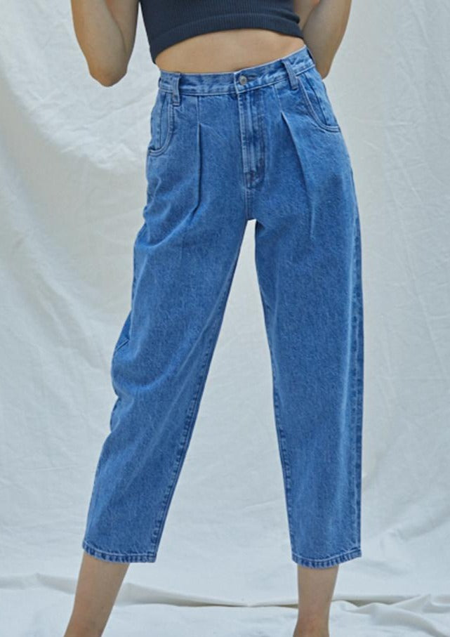 Pleated Jeans